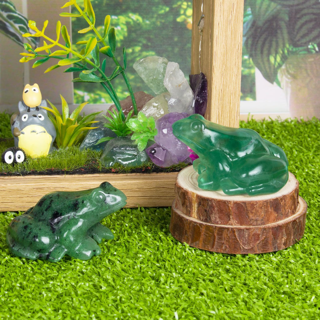 Crystal Frog Figurines, Fluorite Money Frog Statue Home Office Desk Decor, Feng Shui Wealth Luck Gifts for Women Men, Natural Hand Carved Reiki Healing Crystal Animal Sculpture 2"