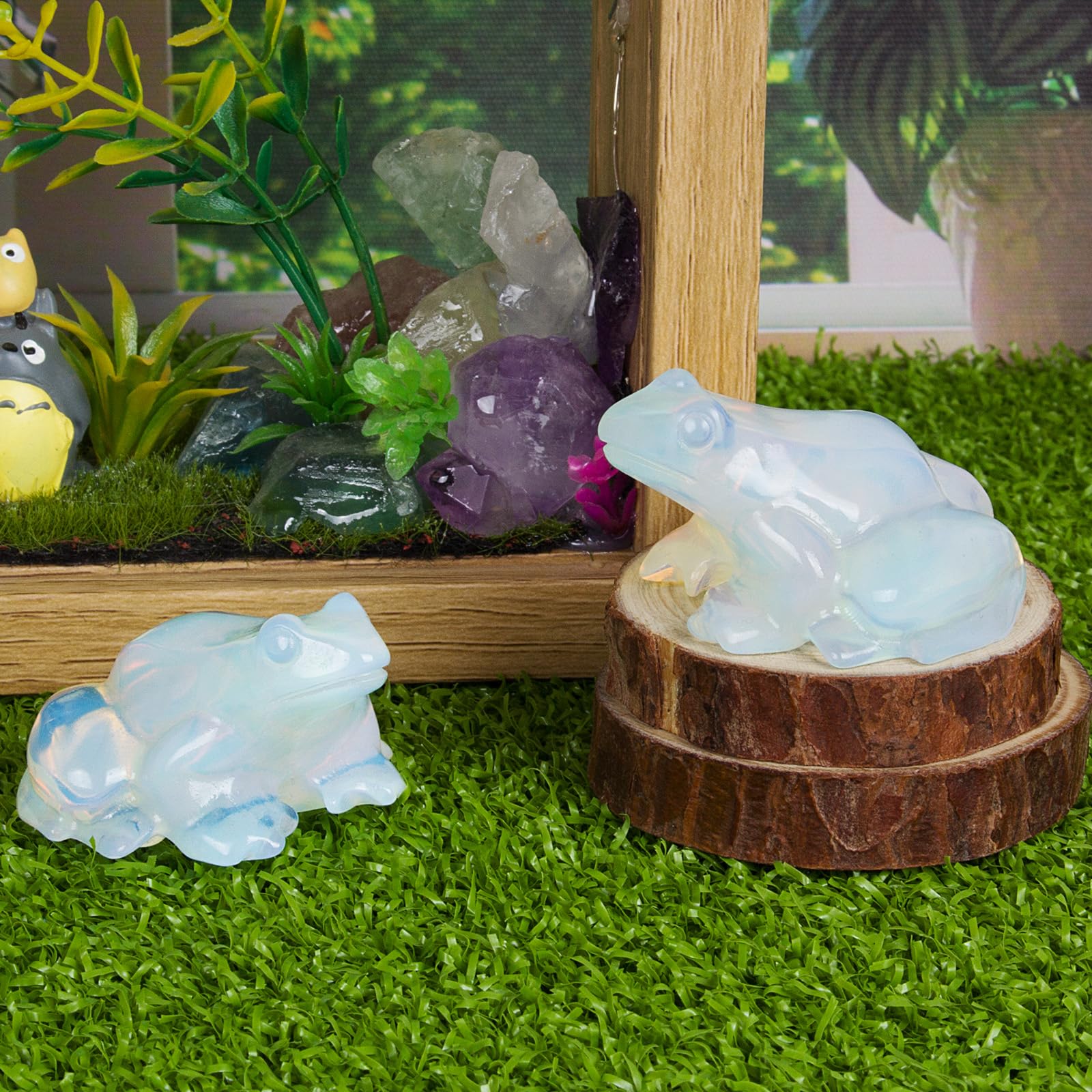 Crystal Frog Figurines, Fluorite Money Frog Statue Home Office Desk Decor, Feng Shui Wealth Luck Gifts for Women Men, Natural Hand Carved Reiki Healing Crystal Animal Sculpture 2"